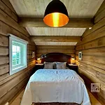 בית נופש Large Log At With Sauna, Fireplace And Panoramic View