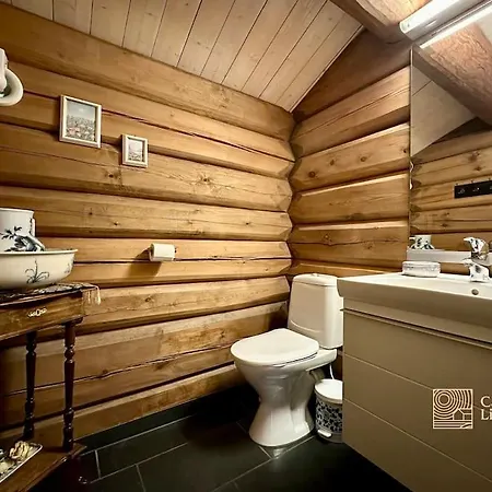 Dom wakacyjny Large Log At With Sauna, Fireplace And Panoramic View *