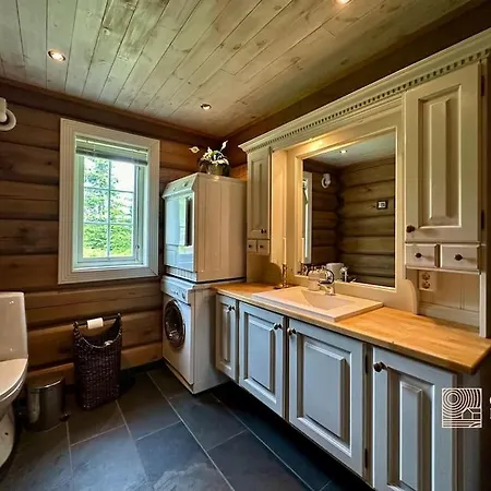 Feriehus Large Log At With Sauna, Fireplace And Panoramic View Sjusjøen